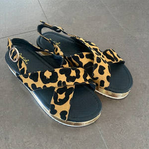 QUPID leopard sandals size 40